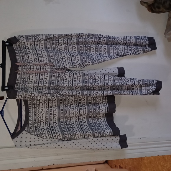 EUC, Secret treasures, sleepwear, size xl, white and gray - Picture 3 of 5